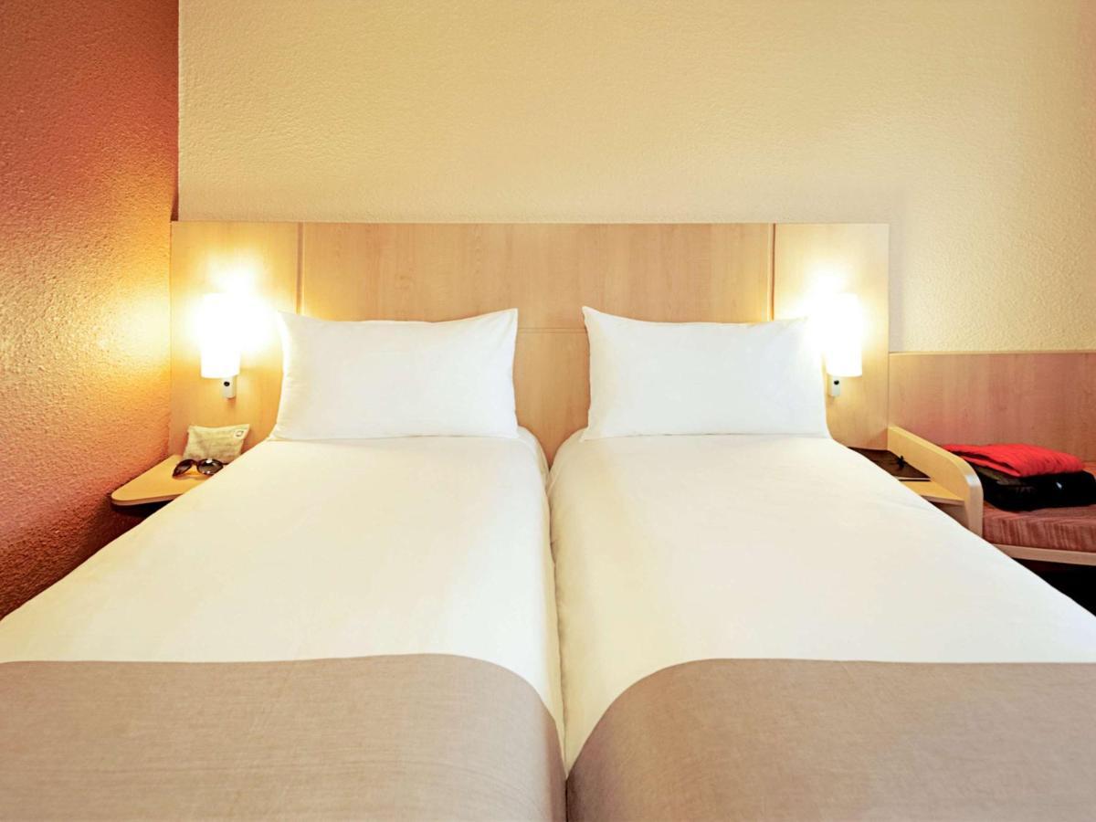 Hotel Ibis Douala Esterno foto
