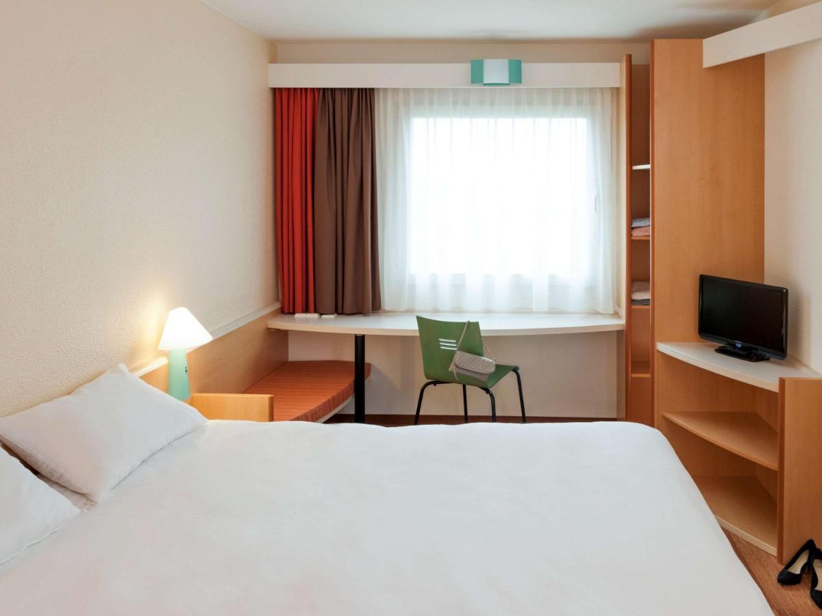 Hotel Ibis Douala Esterno foto