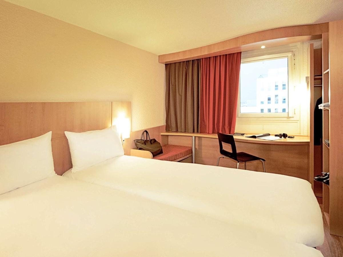 Hotel Ibis Douala Esterno foto