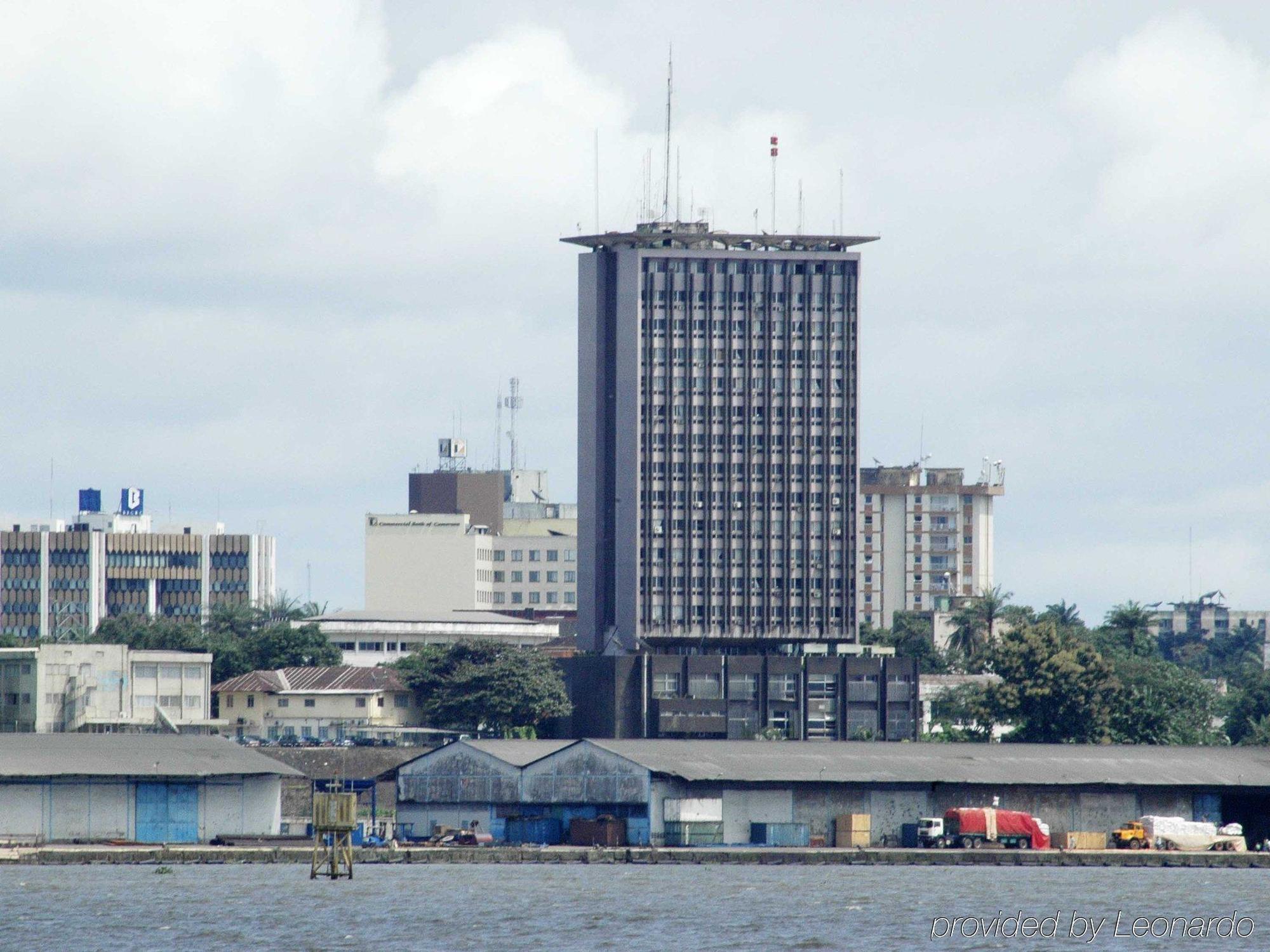 Hotel Ibis Douala Esterno foto