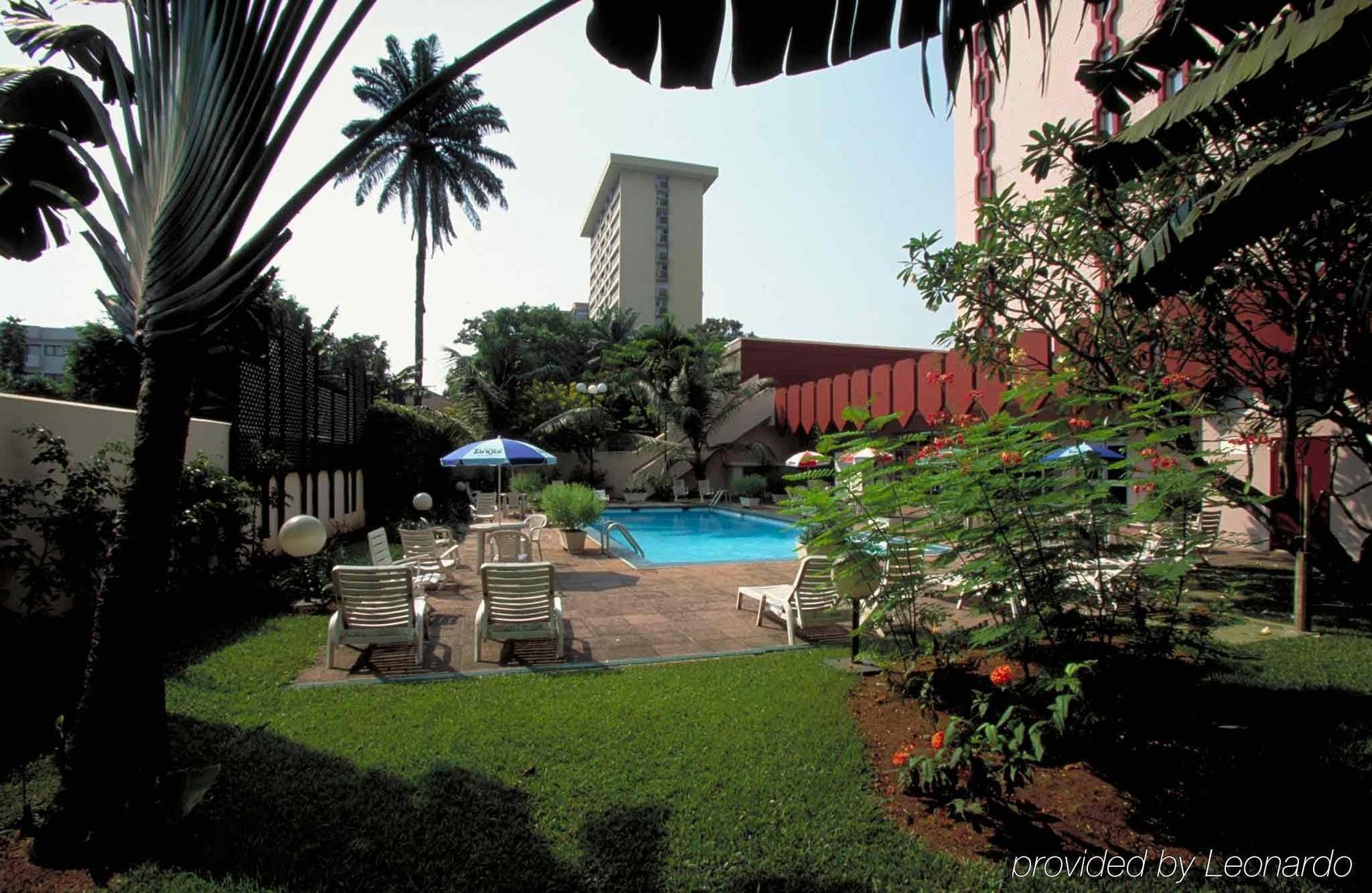 Hotel Ibis Douala Esterno foto