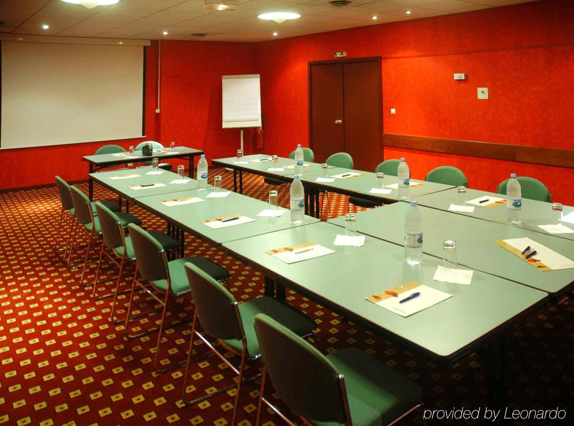 Hotel Ibis Douala Esterno foto