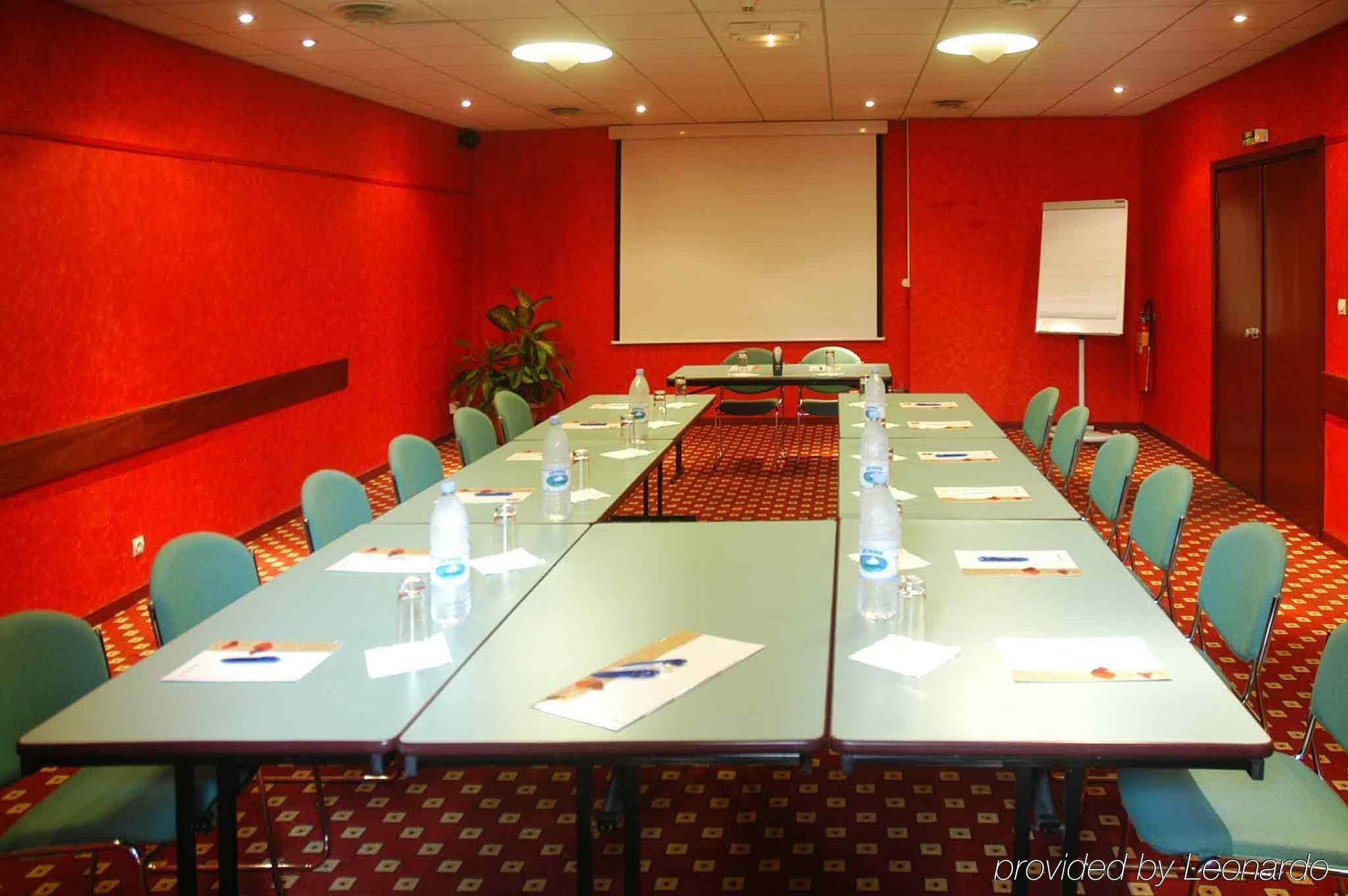 Hotel Ibis Douala Esterno foto