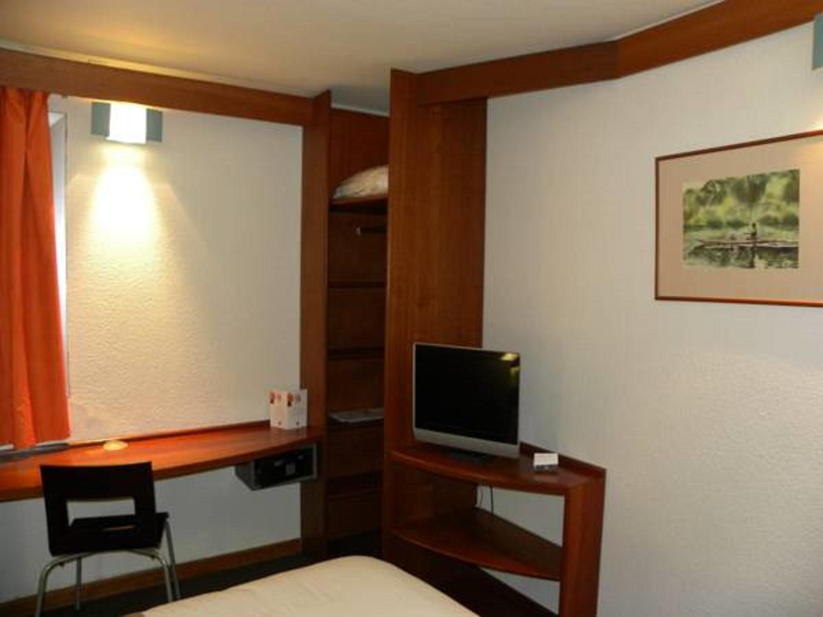 Hotel Ibis Douala Esterno foto