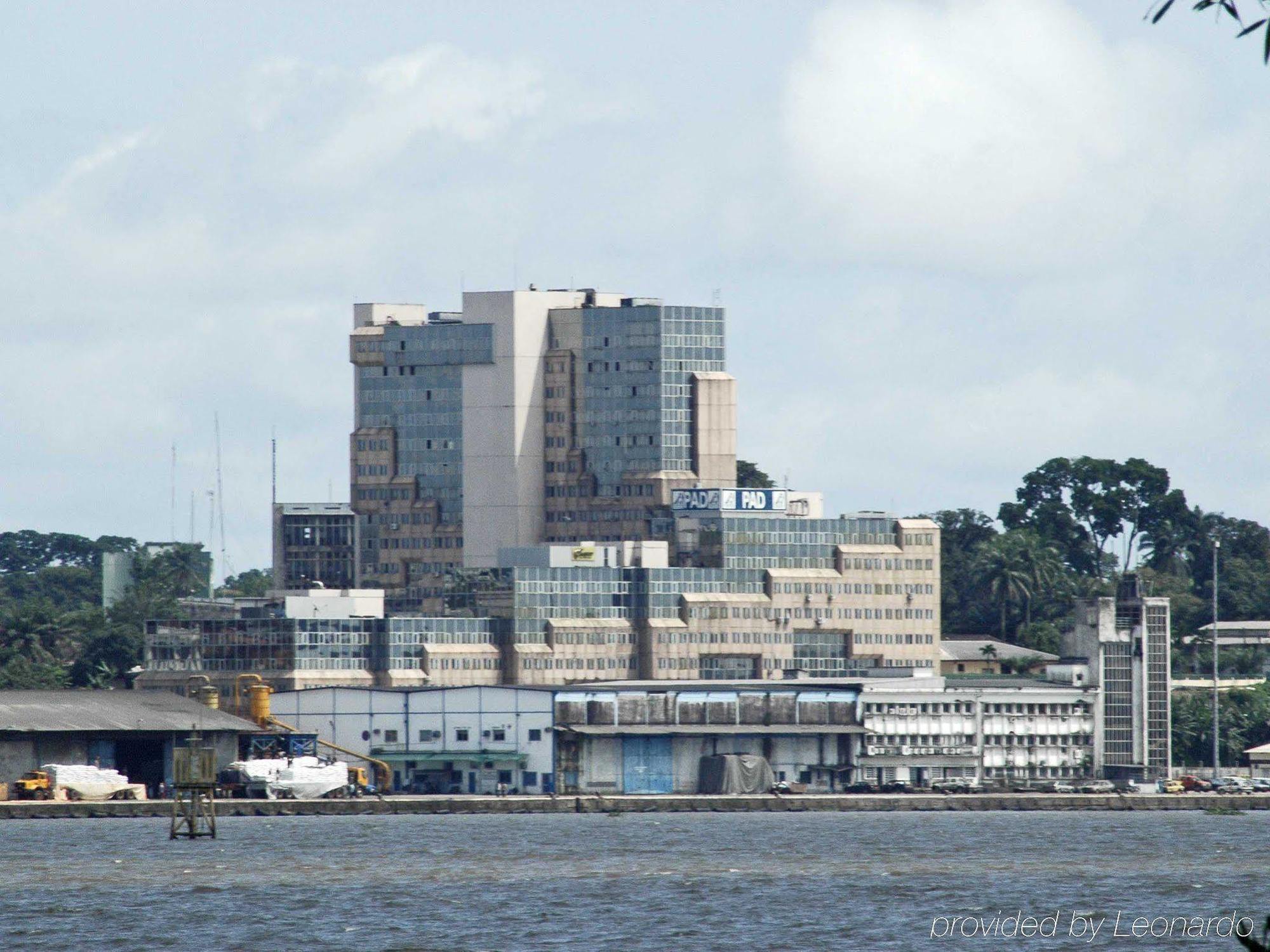 Hotel Ibis Douala Esterno foto